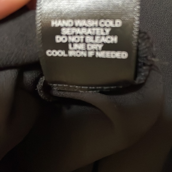 Bellatrix Sleeveless Black wrap blouse . NEW condition . SZ Large - Picture 7 of 7